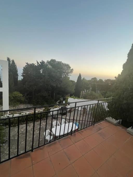 Notre Maison De *
